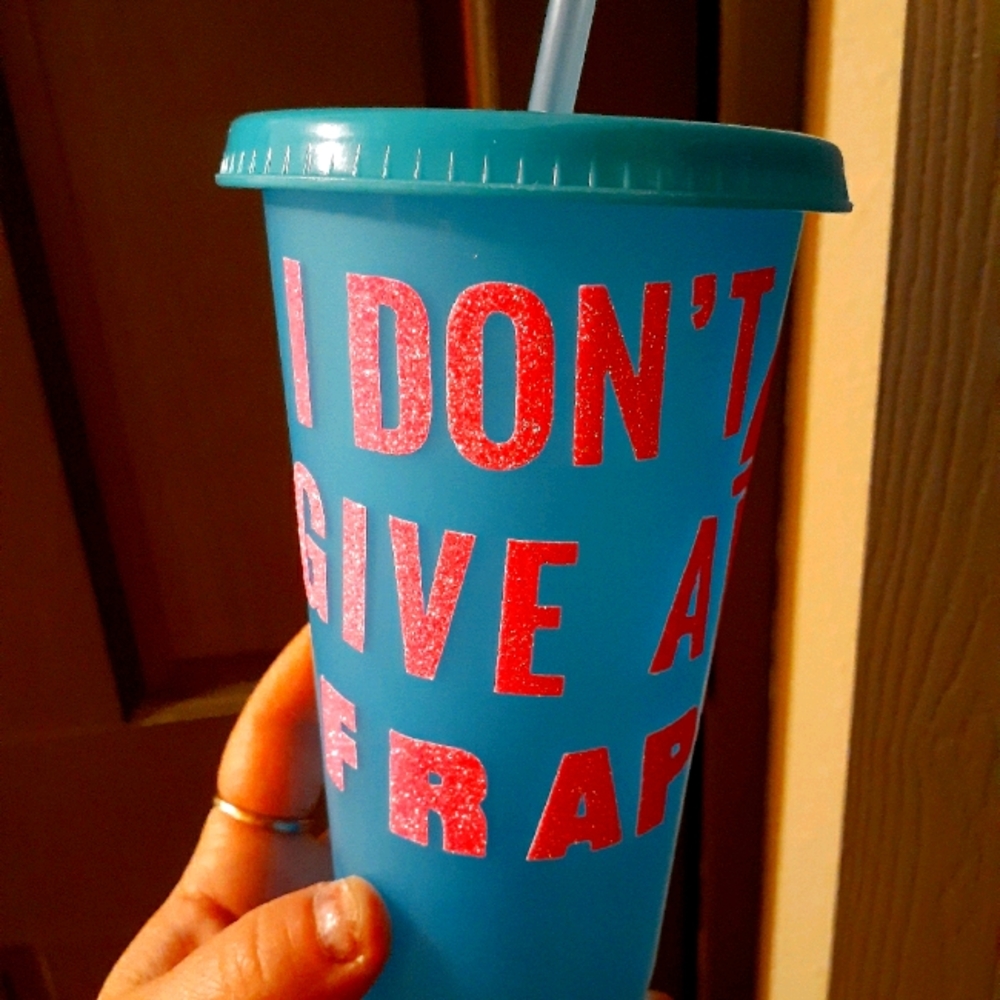 I don't give a graphic cup with straw I made